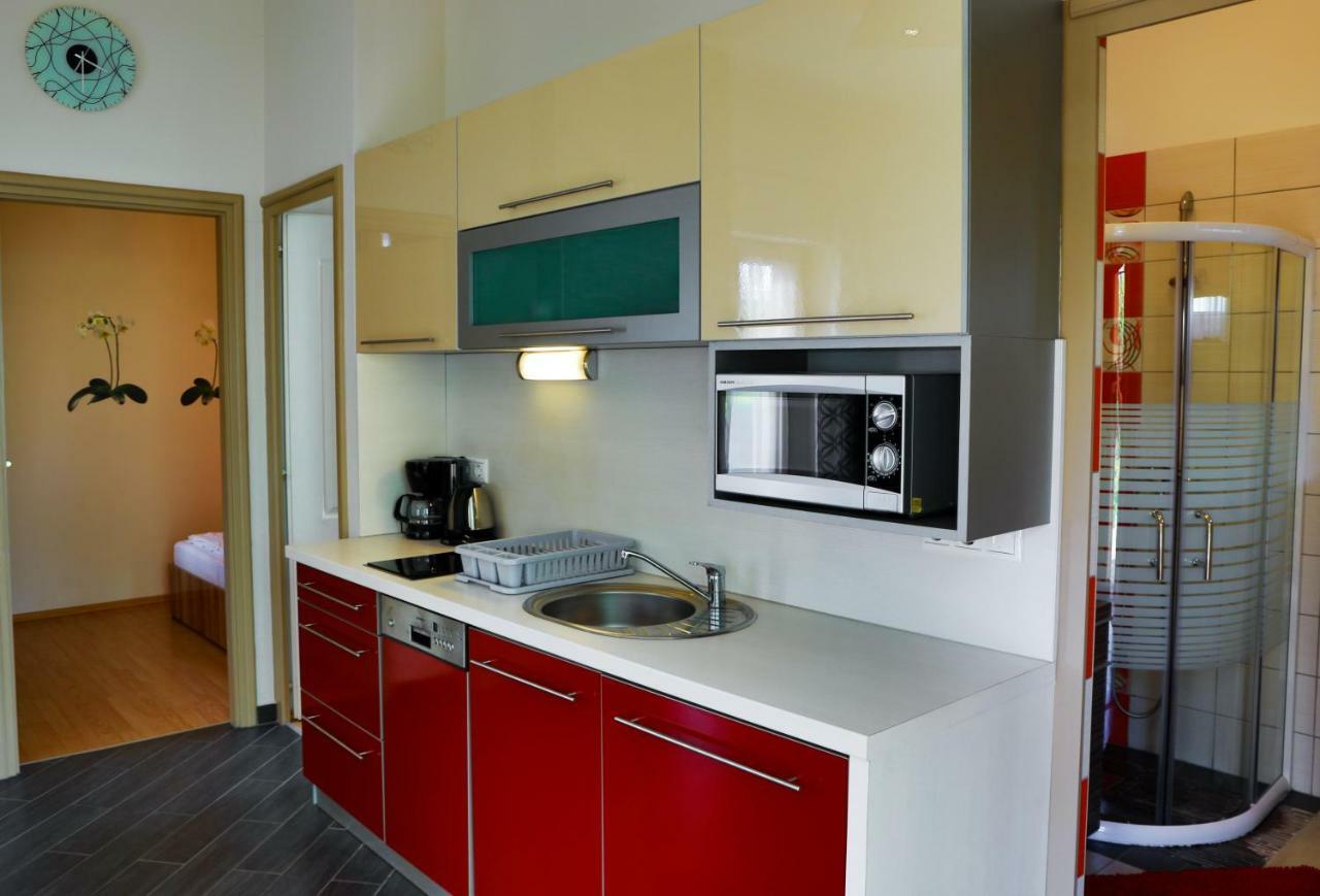 Balaton Apartman Balatonmariafurdo Exterior photo